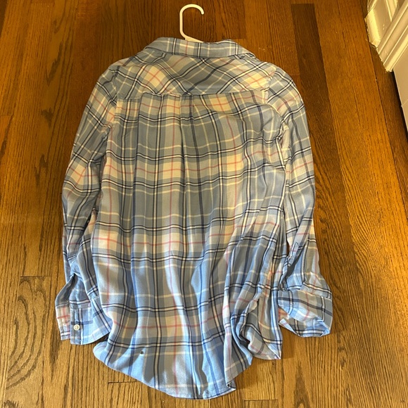 Like new! Old Navy button up shirt. - Picture 5 of 5